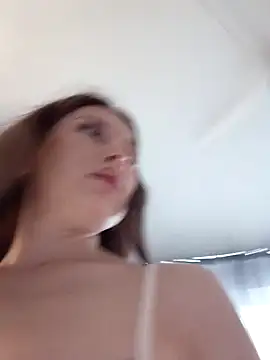 MelissaPinkiss online show from April 4, 1:30 pm