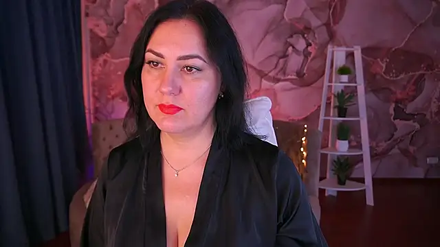 VelvetLuck online show from November 18, 2:43 pm