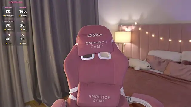 ohmyElly online show from November 4, 4:39 pm