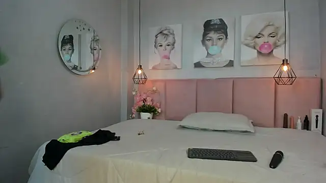 sensual skinny online show from November 20, 9:03 pm