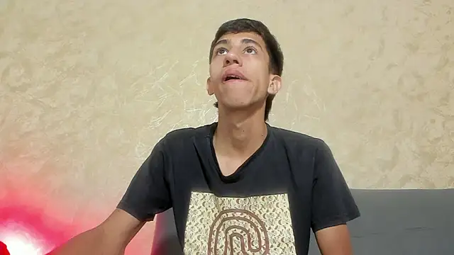 Snapshot of lucian_davii chatting on November 13, 12:15 pm lucian davii online show from November 13, 12:15 pm