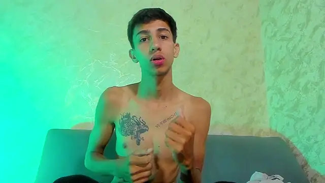 Snapshot of lucian_davii chatting on November 14, 12:26 pm lucian davii online show from November 14, 12:26 pm