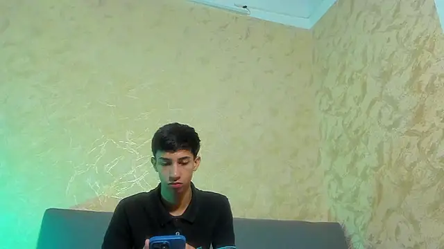 Snapshot of lucian_davii chatting on November 15, 12:34 pm lucian davii online show from November 15, 12:34 pm