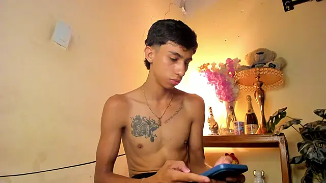 Snapshot of lucian_davii chatting on December 3, 5:55 pm lucian davii online show from December 3, 5:55 pm