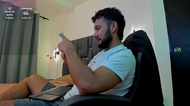 noah corvelle online show from November 20, 6:24 am