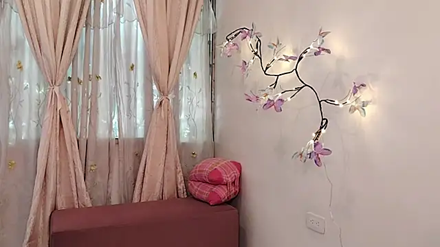 Bella Exhibition online show from April 20, 7:15 pm