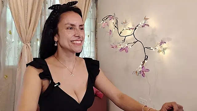 Bella Exhibition online show from April 22, 7:15 pm