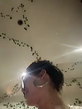 zowi101 online show from March 4, 11:55 pm