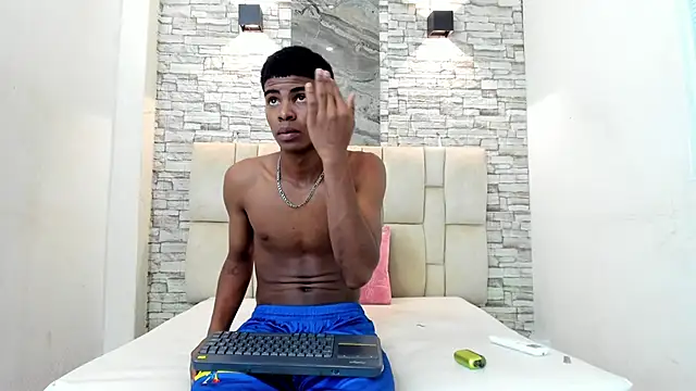 XAVI LEE online show from December 15, 8:13 pm