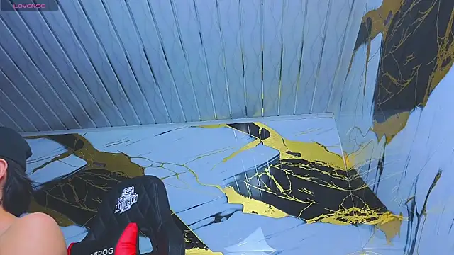 Suarezz10  online show from November 25, 10:37 am