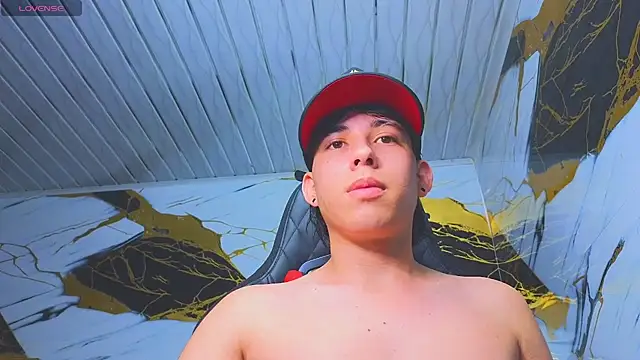 Suarezz10  online show from December 4, 12:36 pm