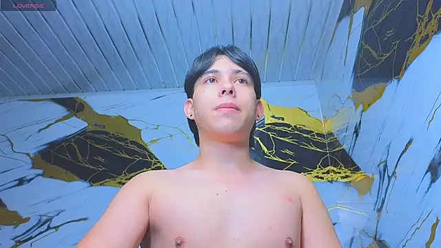 Suarezz10  online show from December 5, 12:03 pm