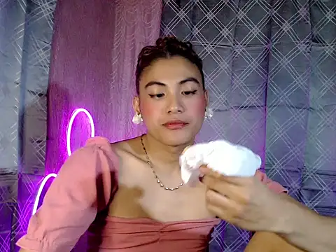 ursexykittykat xx online show from April 21, 3:07 pm