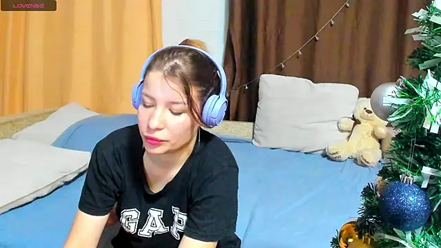 Eva purrr  online show from December 18, 1:33 am