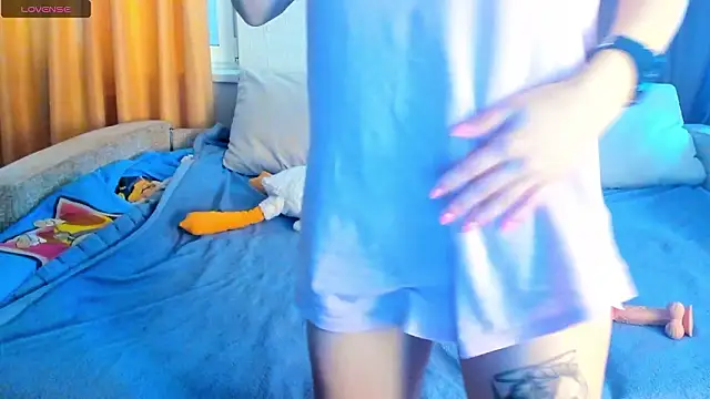 Eva purrr  online show from February 4, 10:32 am