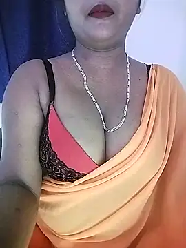Snapshot of LoveLy-Soneya chatting on June 3, 2:19 pm LoveLy-Soneya online show from June 3, 2:19 pm