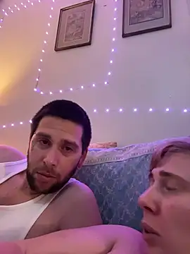 Snapshot of Redriddinghood8 chatting on November 21, 8:24 am Redriddinghood8 online show from November 21, 8:24 am