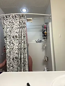 Redriddinghood8 online show from December 17, 3:45 am