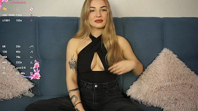 hannah aura online show from November 8, 2:06 pm