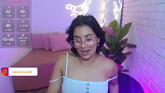 PEACHY TAY online show from November 6, 11:44 am