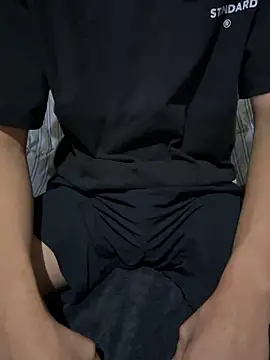 Snapshot of ilim111 chatting on November 8, 1:55 pm ilim111 online show from November 8, 1:55 pm