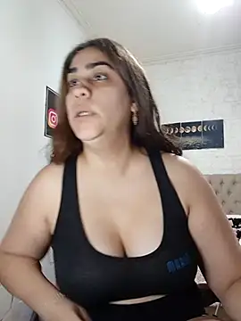 nahiarabiel33 online show from April 30, 8:57 pm