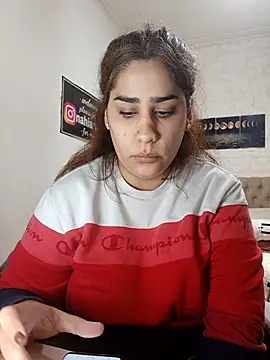 nahiarabiel33 online show from June 8, 4:18 pm