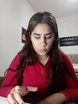 nahiarabiel33 online show from June 18, 7:18 pm