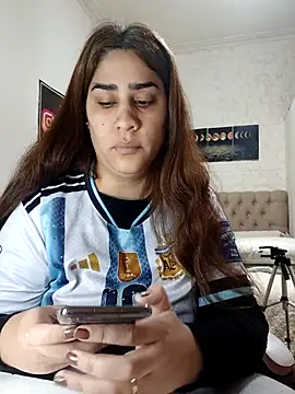 nahiarabiel33 online show from July 4, 4:57 pm