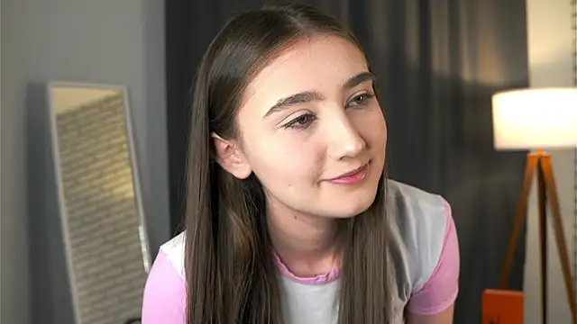 Snapshot of AriannaSemke chatting on November 8, 3:29 am AriannaSemke online show from November 8, 3:29 am