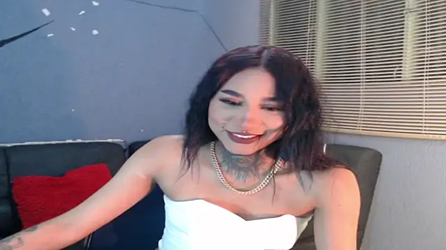 Snapshot of lyam_ebony_ chatting on November 24, 3:17 am lyam ebony online show from November 24, 3:17 am