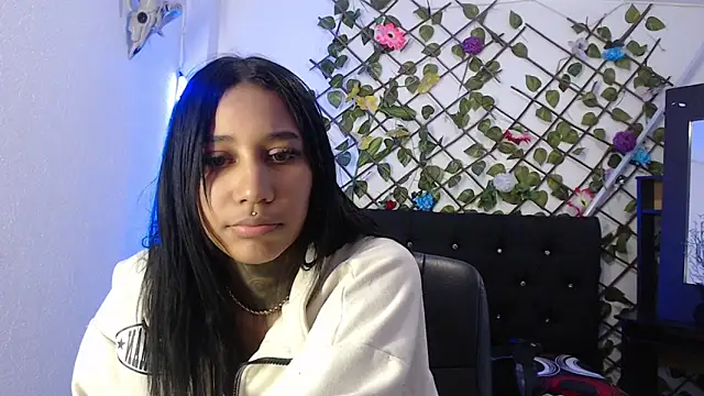 Snapshot of lyam_ebony_ chatting on December 23, 1:25 am lyam ebony online show from December 23, 1:25 am