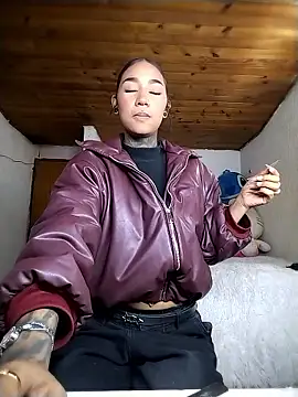 Snapshot of lyam_ebony_ chatting on January 8, 5:54 am lyam ebony online show from January 8, 5:54 am