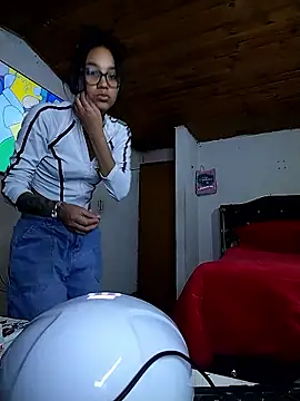 Snapshot of lyam_ebony_ chatting on January 12, 3:34 am lyam ebony online show from January 12, 3:34 am