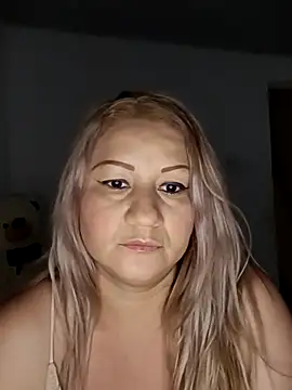 Snapshot of Karoline_milf_hot chatting on November 11, 4:01 am Karoline milf hot online show from November 11, 4:01 am