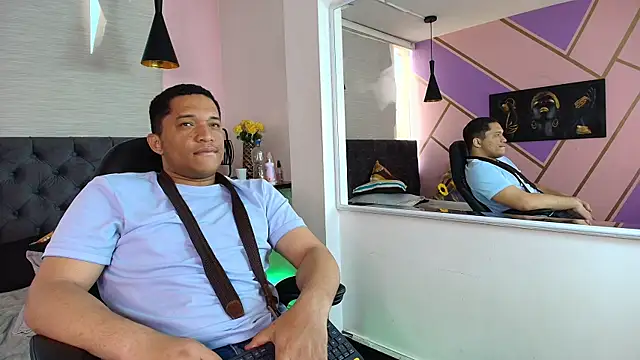 Kai santos  online show from November 8, 9:35 pm