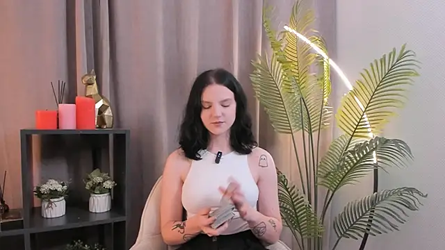 LatinaHuguenin online show from November 8, 2:17 pm