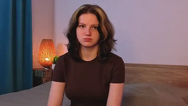 LatinaHuguenin online show from April 4, 9:12 pm