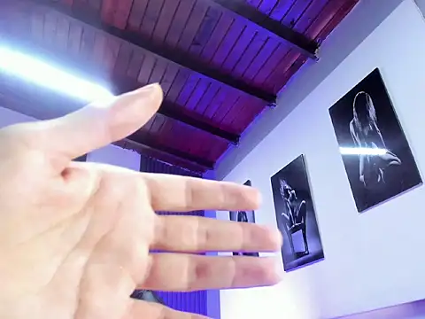 Caitlyn-Joness  online show from March 13, 8:26 pm