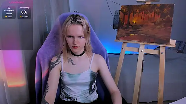 Snapshot of Mel_the_drawer chatting on May 2, 4:12 pm Mel the drawer online show from May 2, 4:12 pm