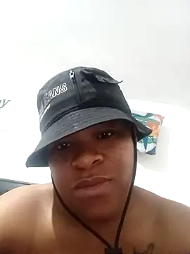 Snapshot of Onhlelitious chatting on February 7, 12:03 am Onhlelitious online show from February 7, 12:03 am