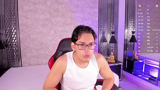 TheoHart  online show from November 7, 12:16 pm