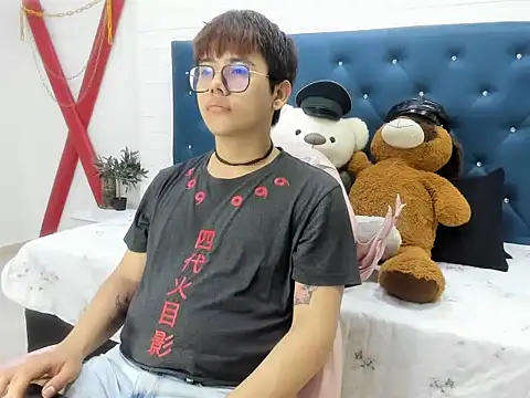 Snapshot of benjiDom chatting on November 14, 12:26 pm benjiDom online show from November 14, 12:26 pm