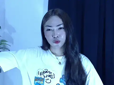 HarlsObsession online show from November 10, 8:13 am