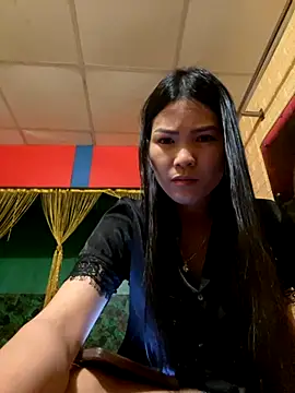 Snapshot of Beolulu chatting on November 8, 7:12 pm Beolulu online show from November 8, 7:12 pm