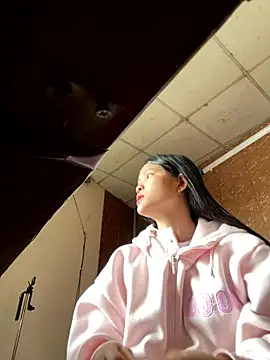 Snapshot of Beolulu chatting on January 17, 4:28 am Beolulu online show from January 17, 4:28 am