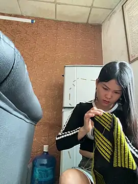 Snapshot of Beolulu chatting on February 5, 4:39 am Beolulu online show from February 5, 4:39 am