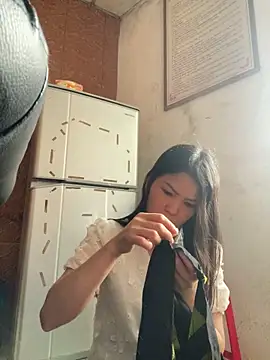 Snapshot of Beolulu chatting on February 26, 9:41 am Beolulu online show from February 26, 9:41 am