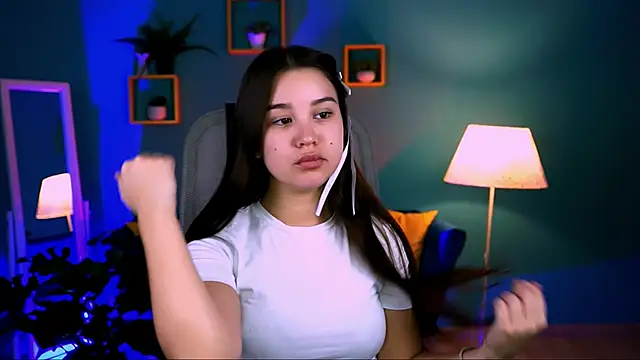 AnnaGarcias  online show from November 12, 8:59 am