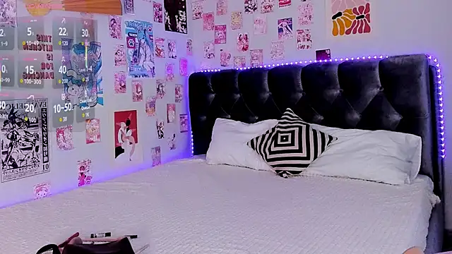 CindyMoriLove online show from April 19, 6:02 am